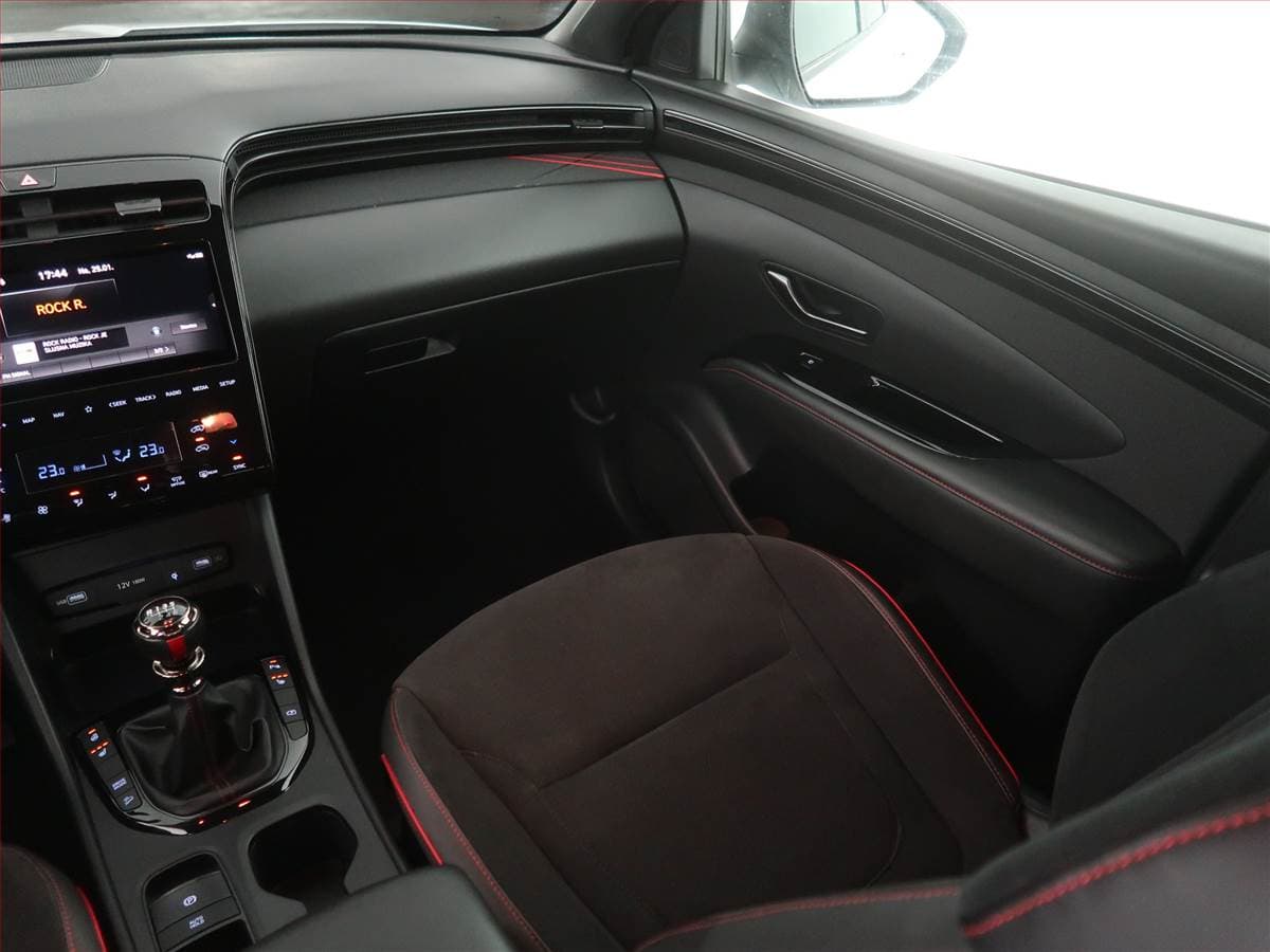 Hyundai TUCSON - 8