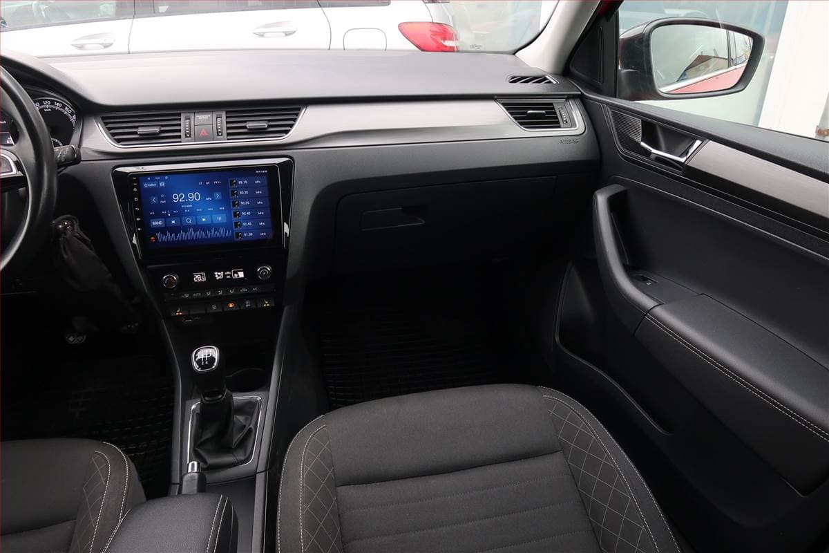 Škoda RAPID - 8
