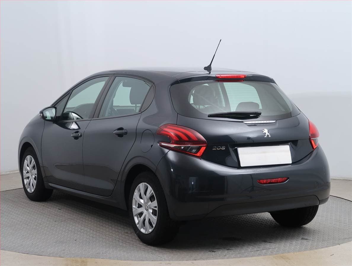 Peugeot 208 - 4