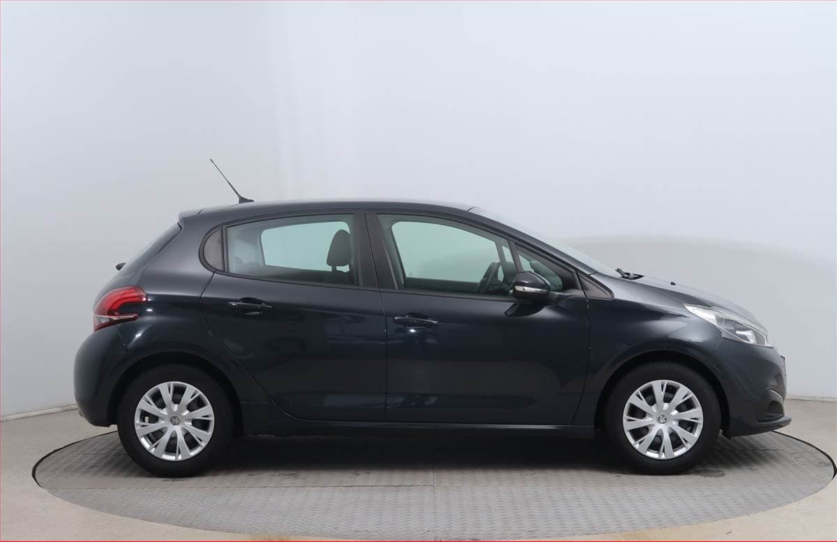 Peugeot 208 - 6