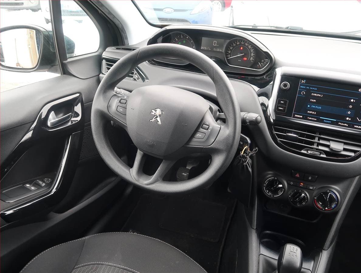 Peugeot 208 - 7