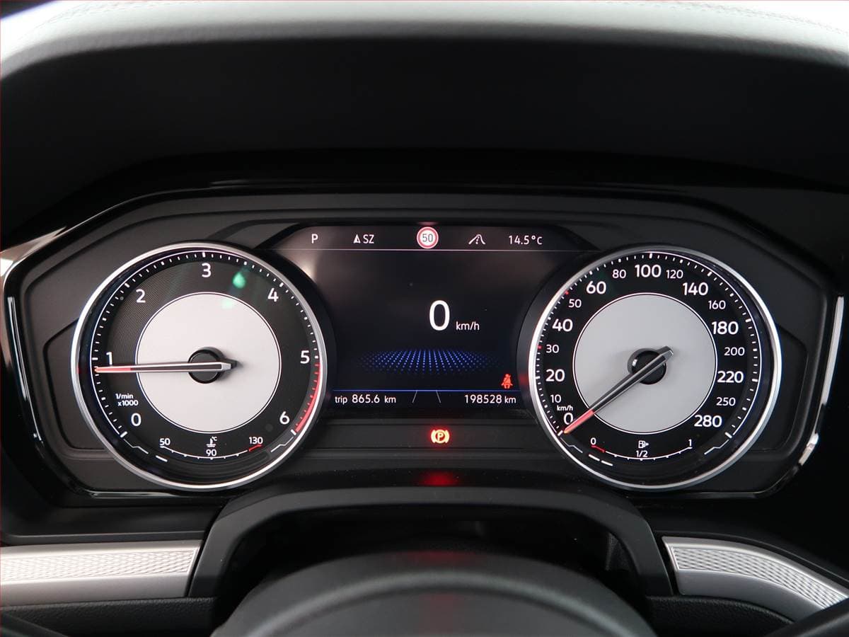 Volkswagen Touareg - 201