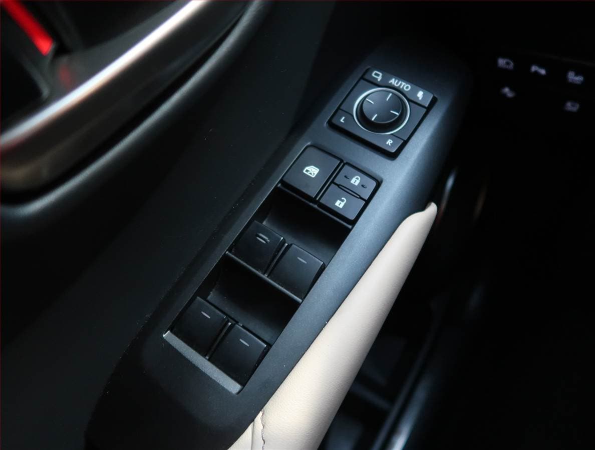 Lexus NX - 12