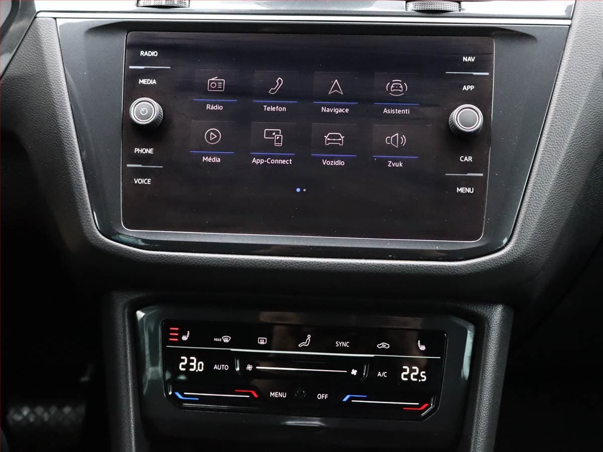 Volkswagen TIGUAN - 10