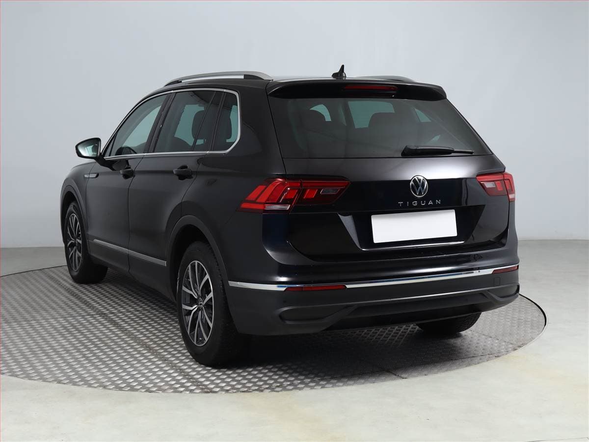 Volkswagen TIGUAN - 4