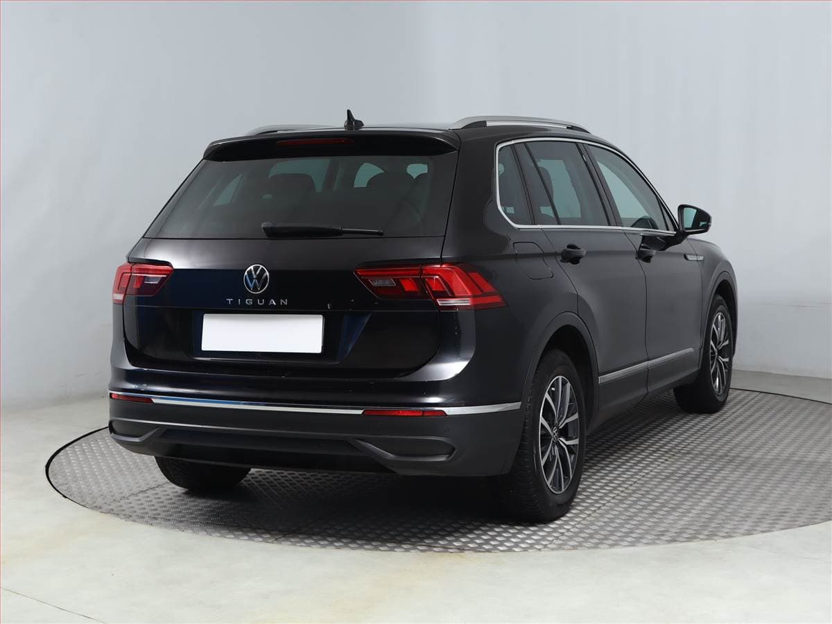 Volkswagen TIGUAN - 5