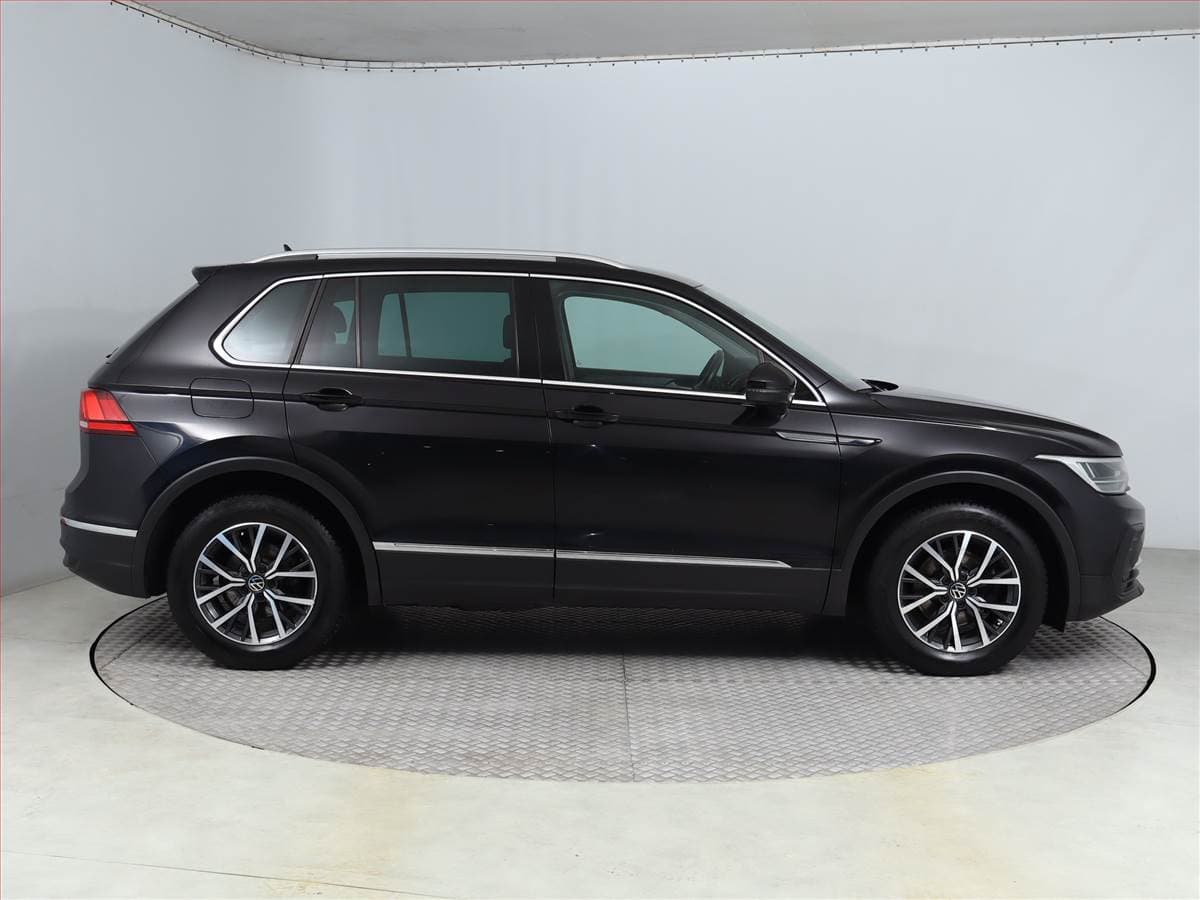 Volkswagen TIGUAN - 6