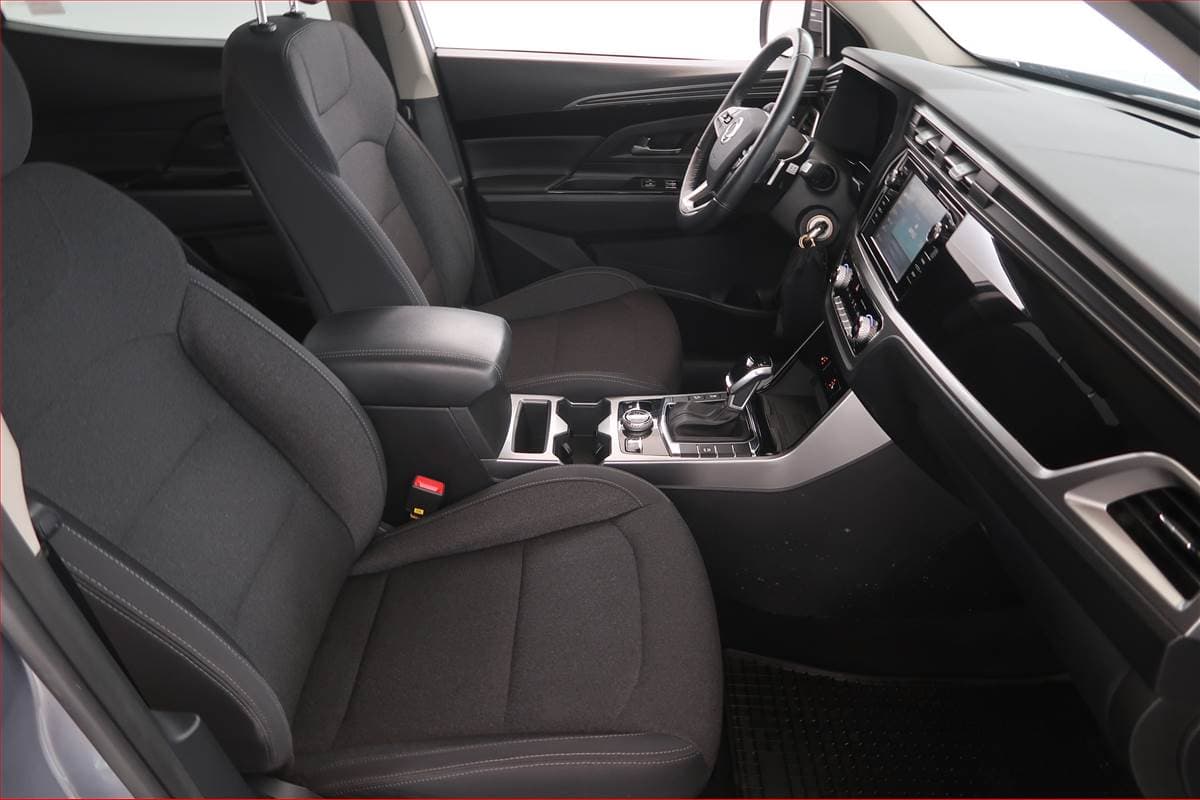 SsangYong KORANDO - 9