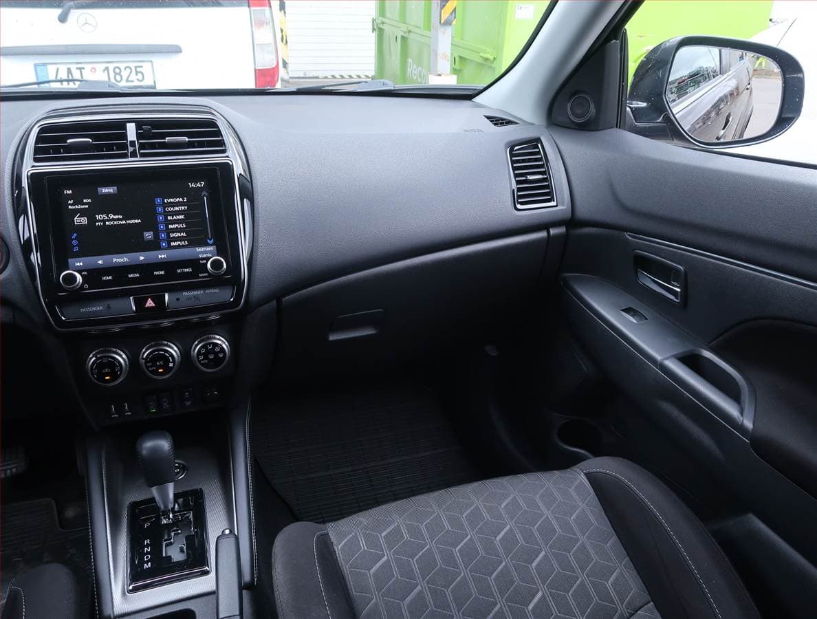 Mitsubishi ASX - 8