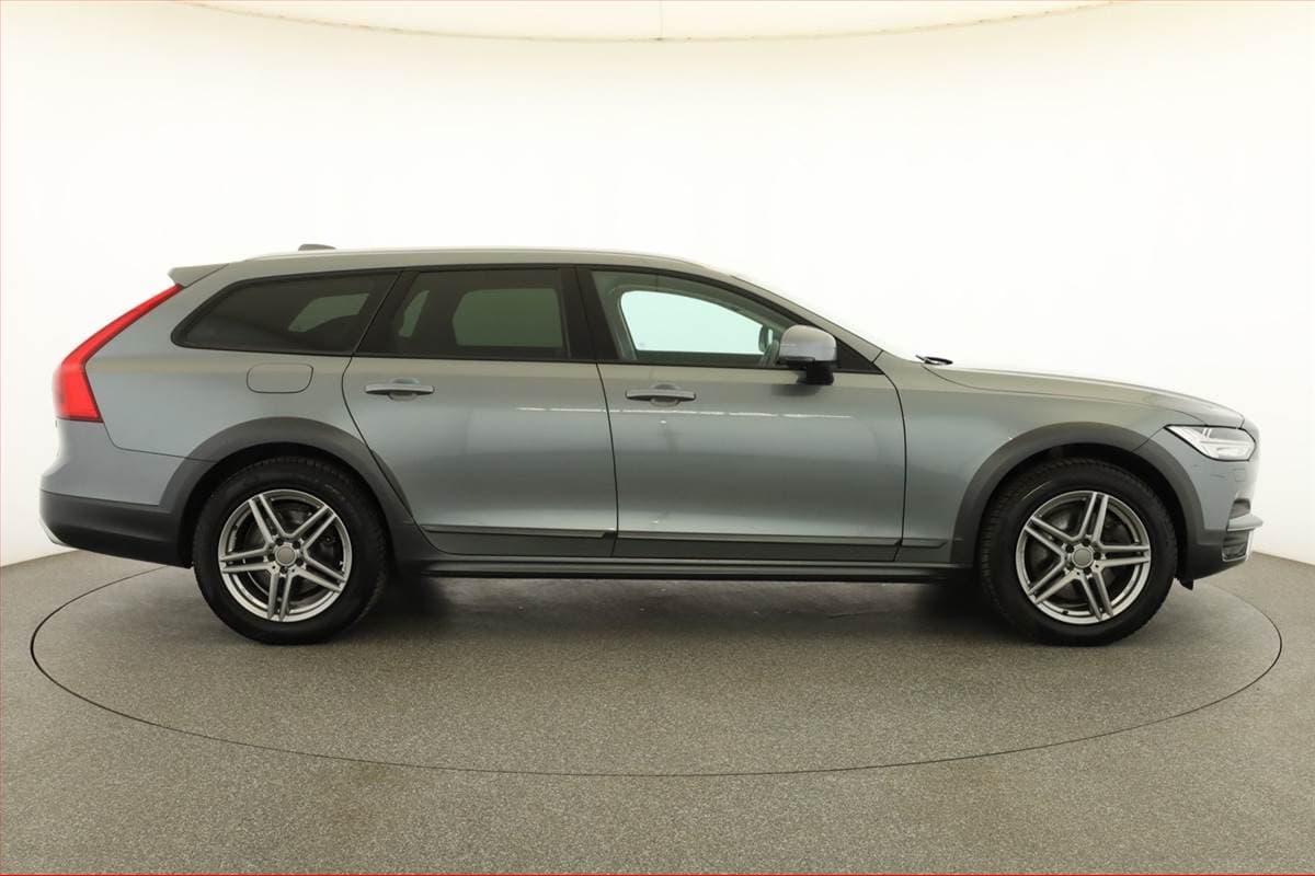 Volvo V90 - 6