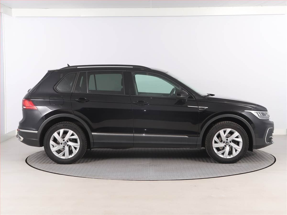 Volkswagen TIGUAN - 6