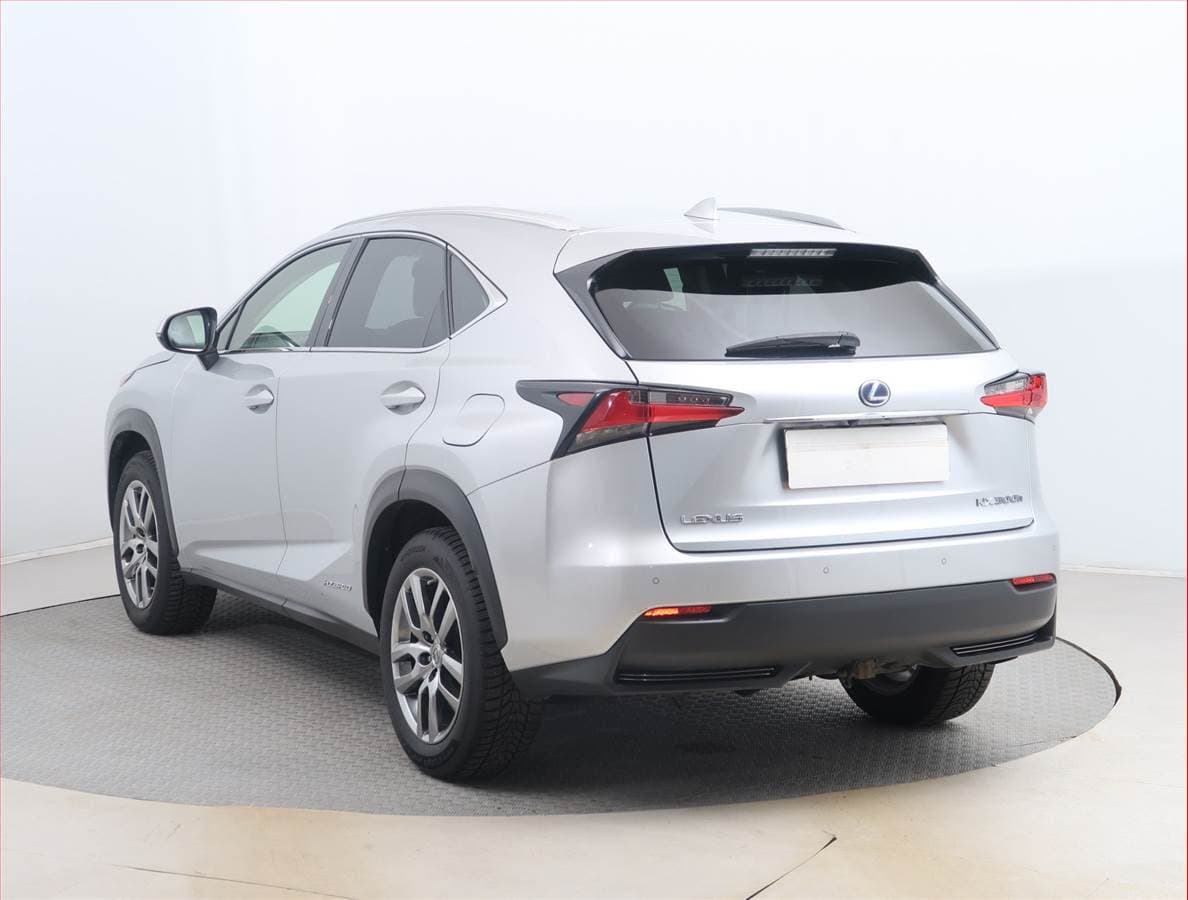 Lexus NX - 4