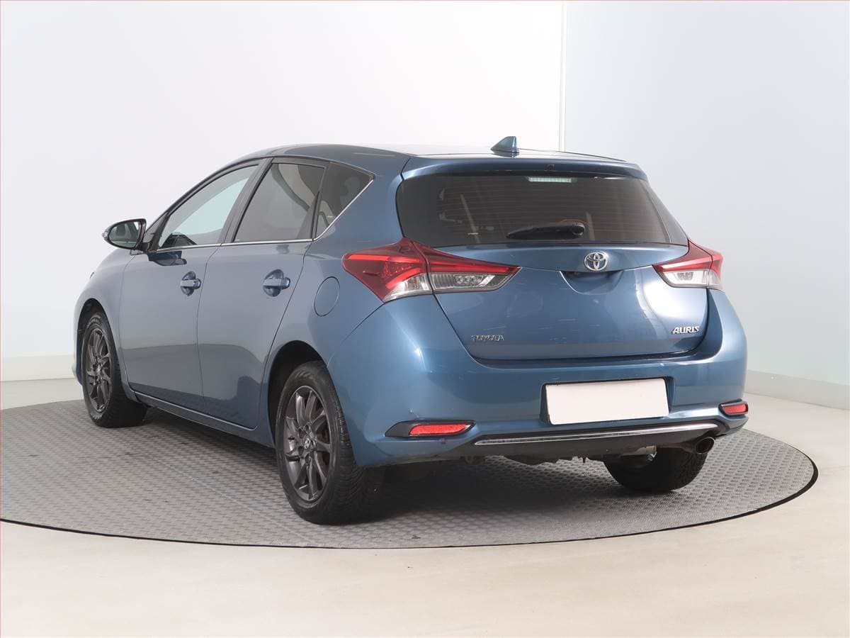 Toyota AURIS - 4