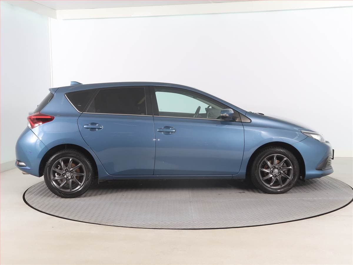 Toyota AURIS - 6