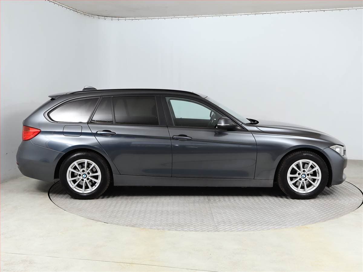 BMW 3-Series - 6