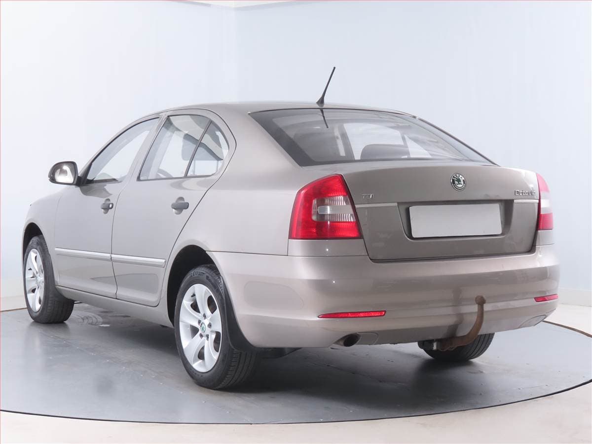 Škoda OCTAVIA - 4