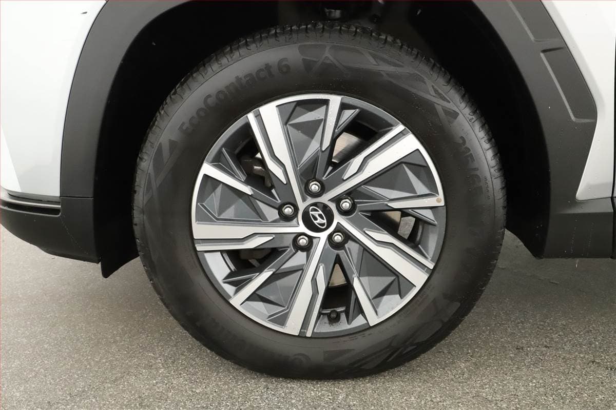 Hyundai TUCSON - 12