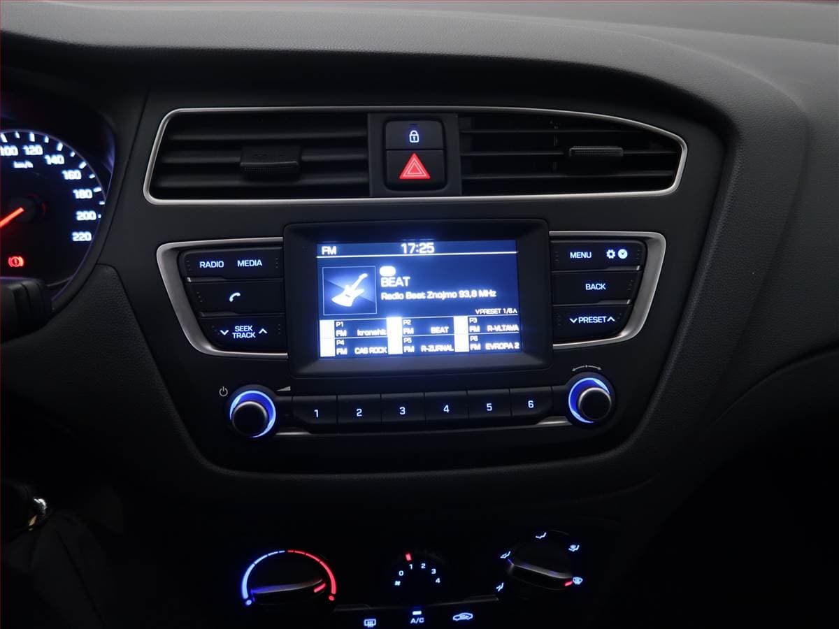 Hyundai i20 - 12