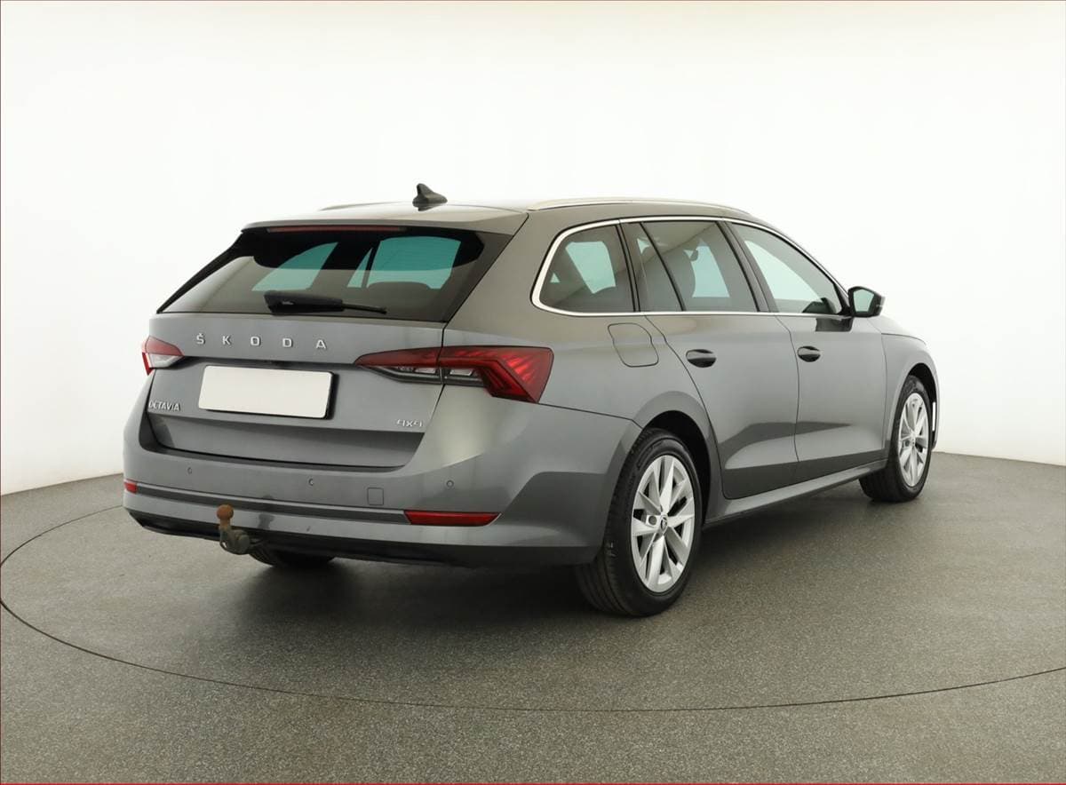 Škoda OCTAVIA - 5