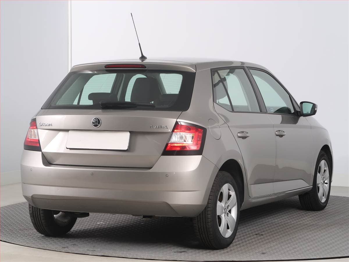 Škoda Fabia - 5