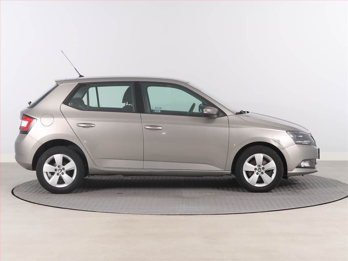 Škoda Fabia - 6