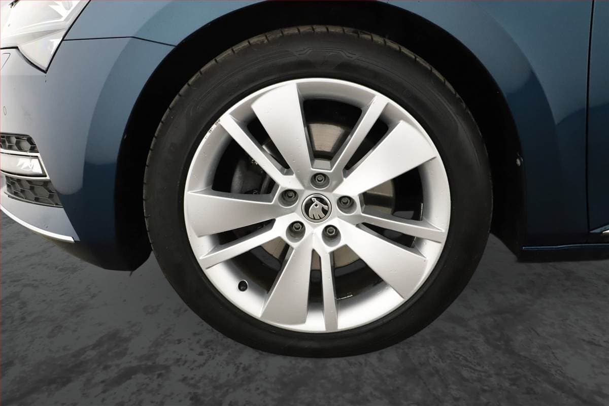 Škoda SUPERB - 12