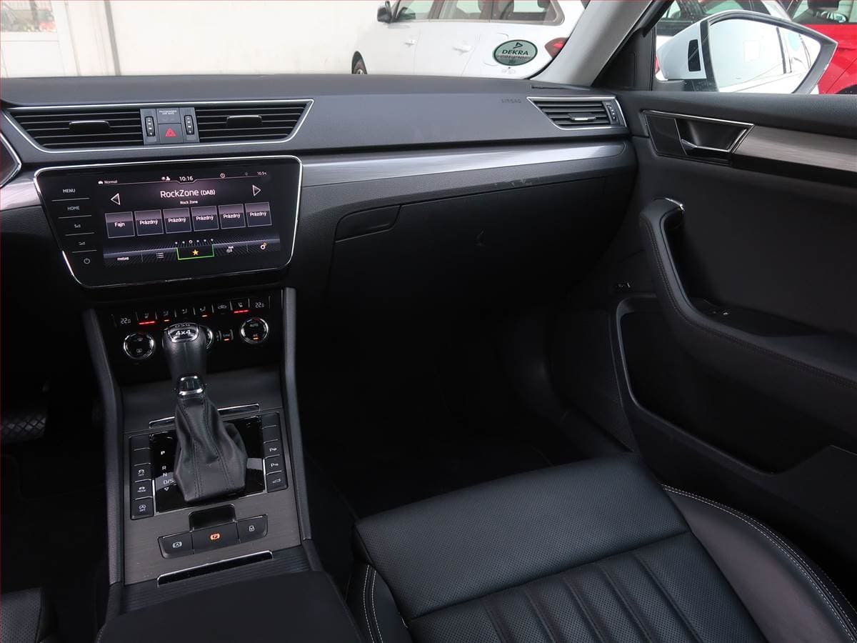 Škoda Superb - 8