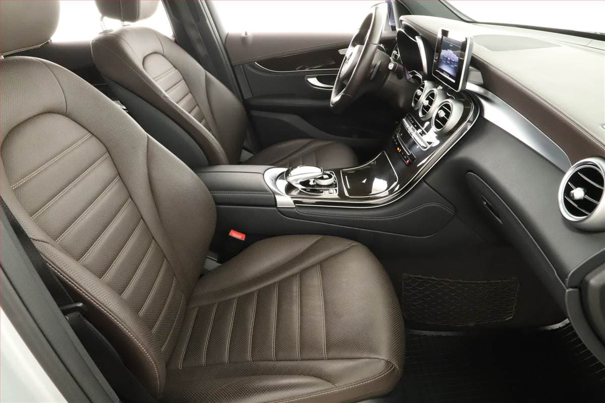 Mercedes-Benz GLC - 7