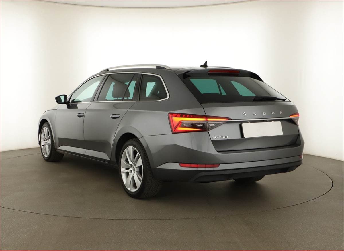 Škoda SUPERB - 4