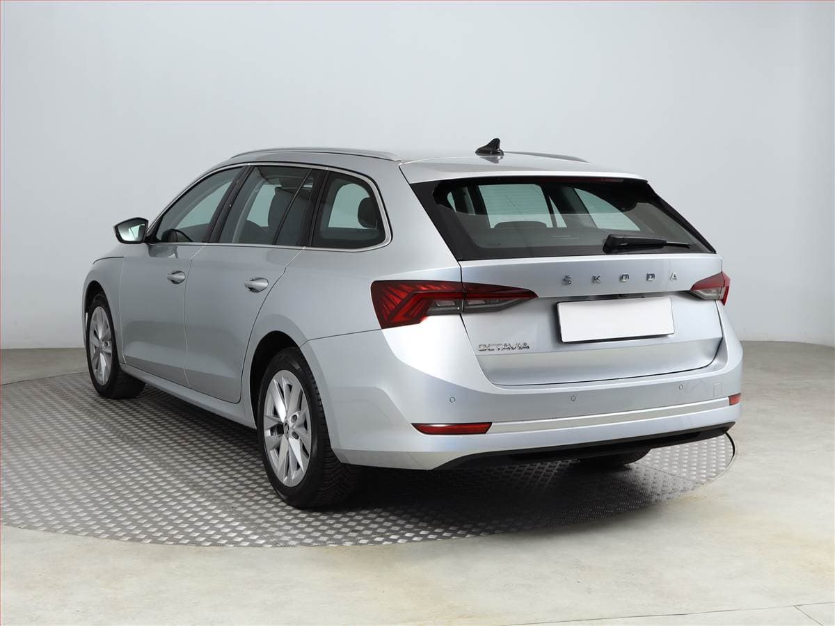 Škoda OCTAVIA - 4