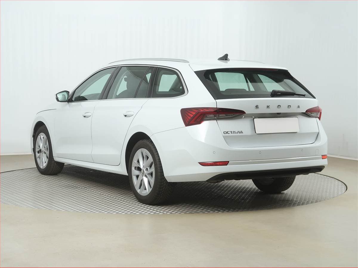 Škoda OCTAVIA - 4