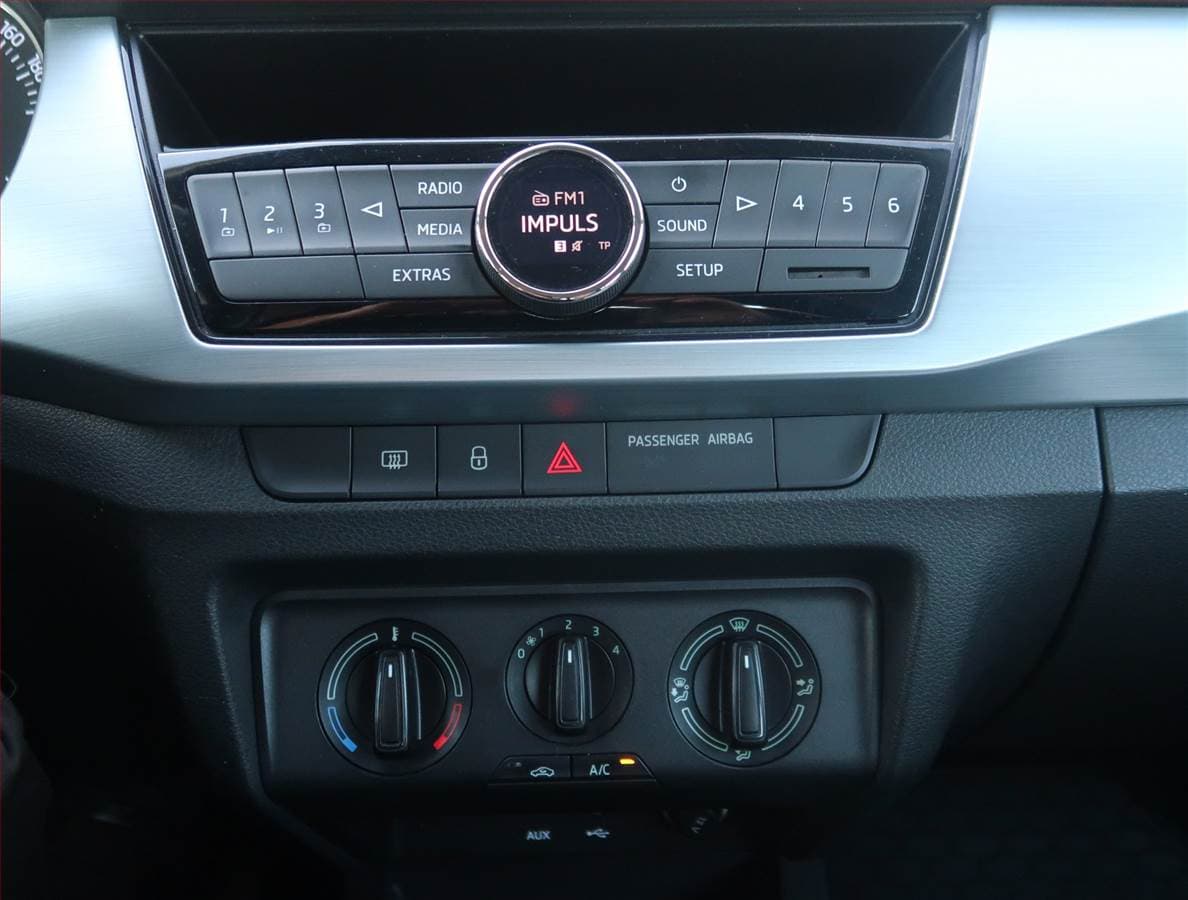 Škoda FABIA - 12