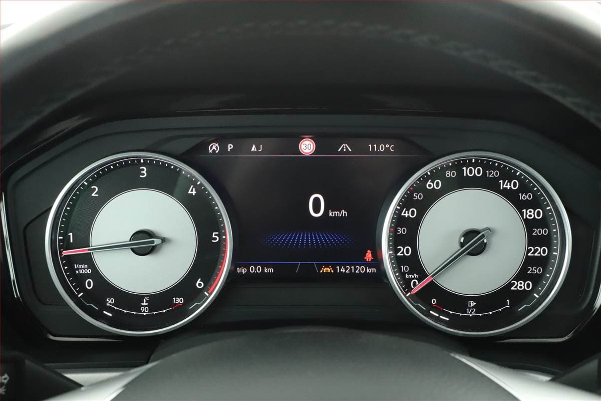 Volkswagen Touareg - 8