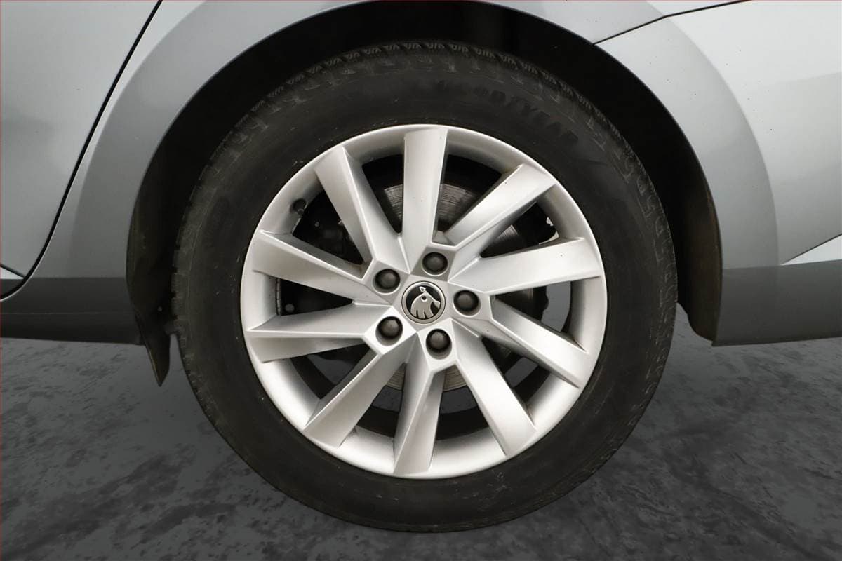 Škoda SUPERB - 12