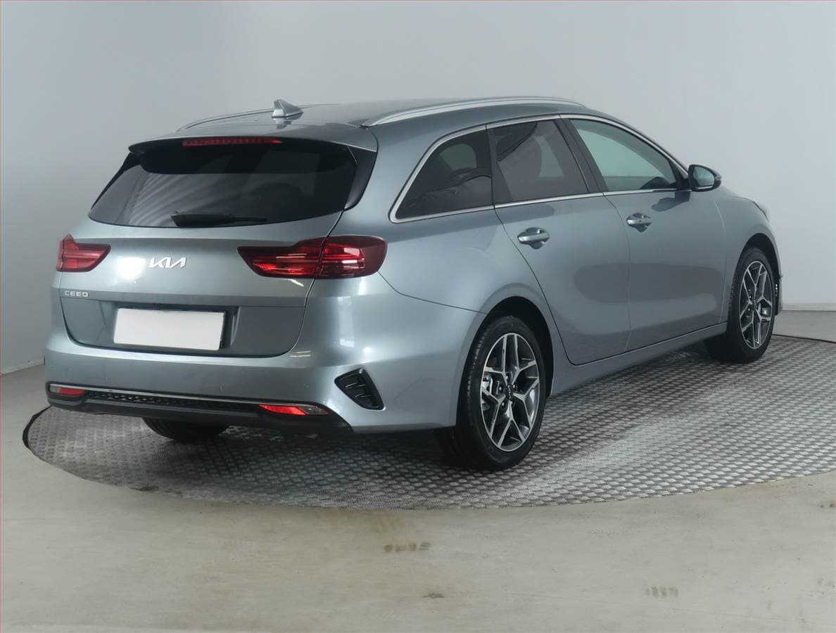 Kia Cee'd - 5
