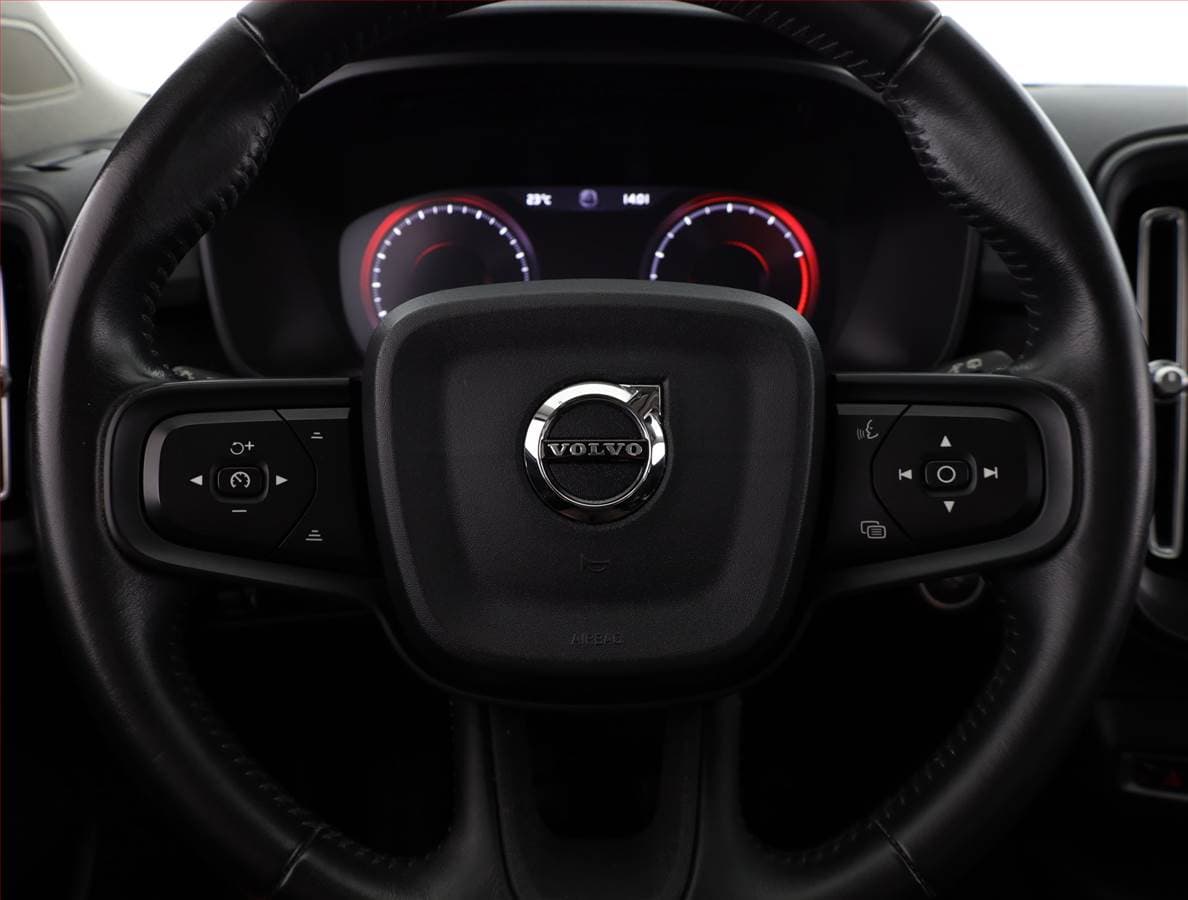 Volvo XC40 - 8