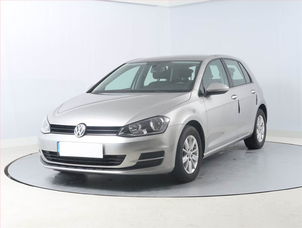 Volkswagen Golf - 2