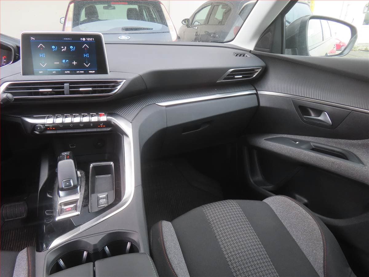 Peugeot 5008 - 8