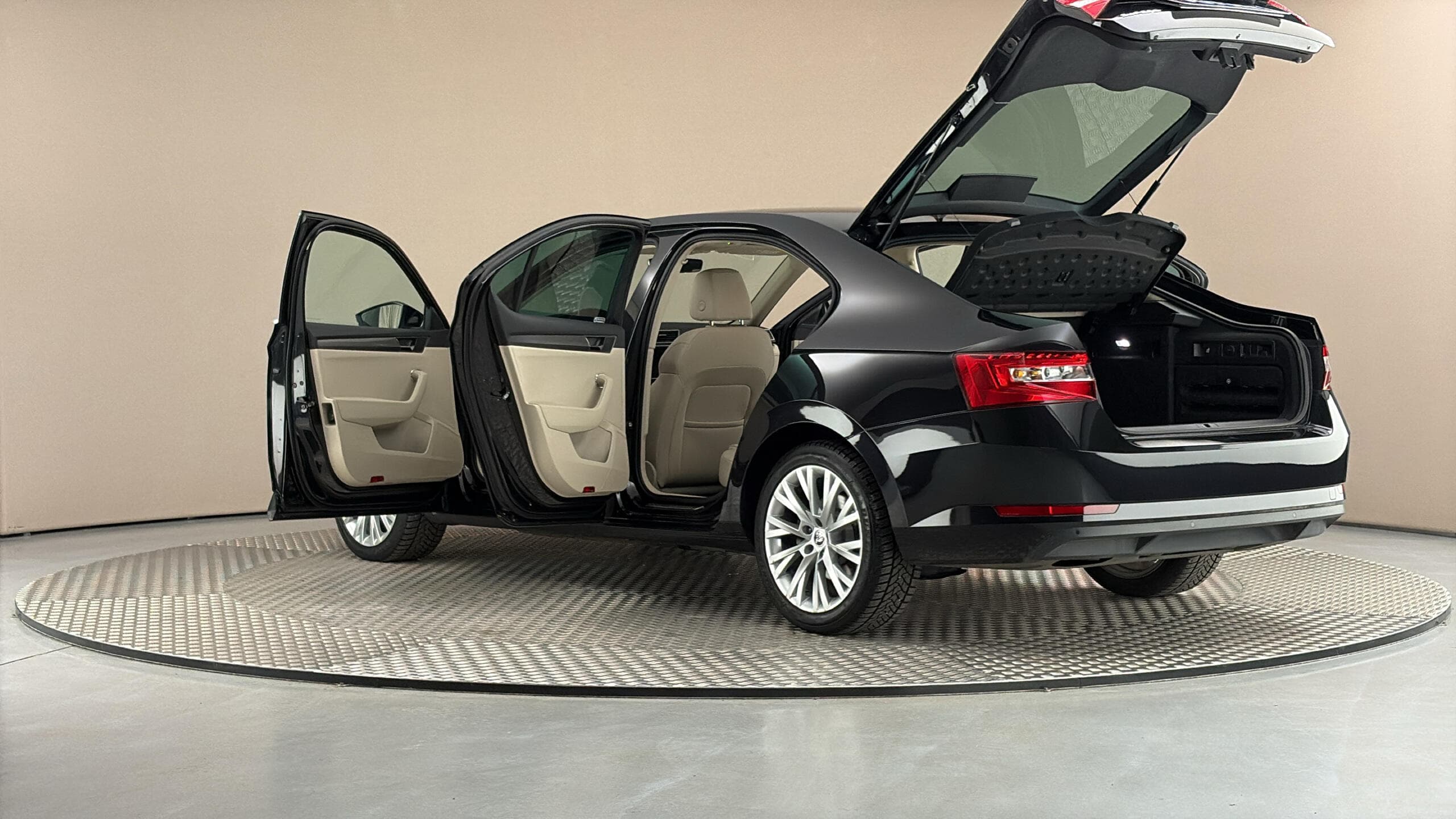 2022 Škoda Superb - 13