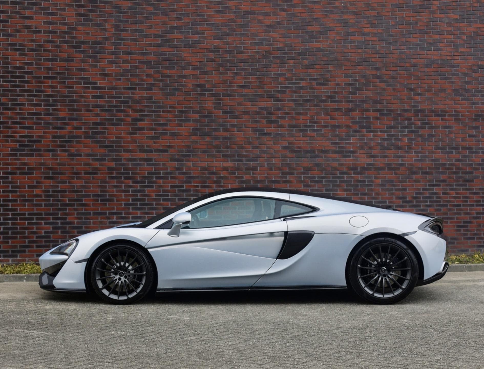 McLaren 570GT - 10