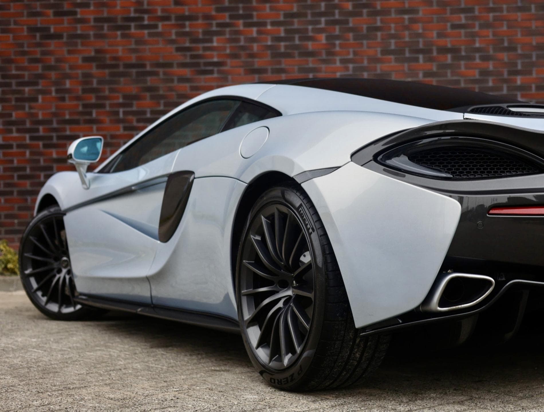 McLaren 570GT - 7
