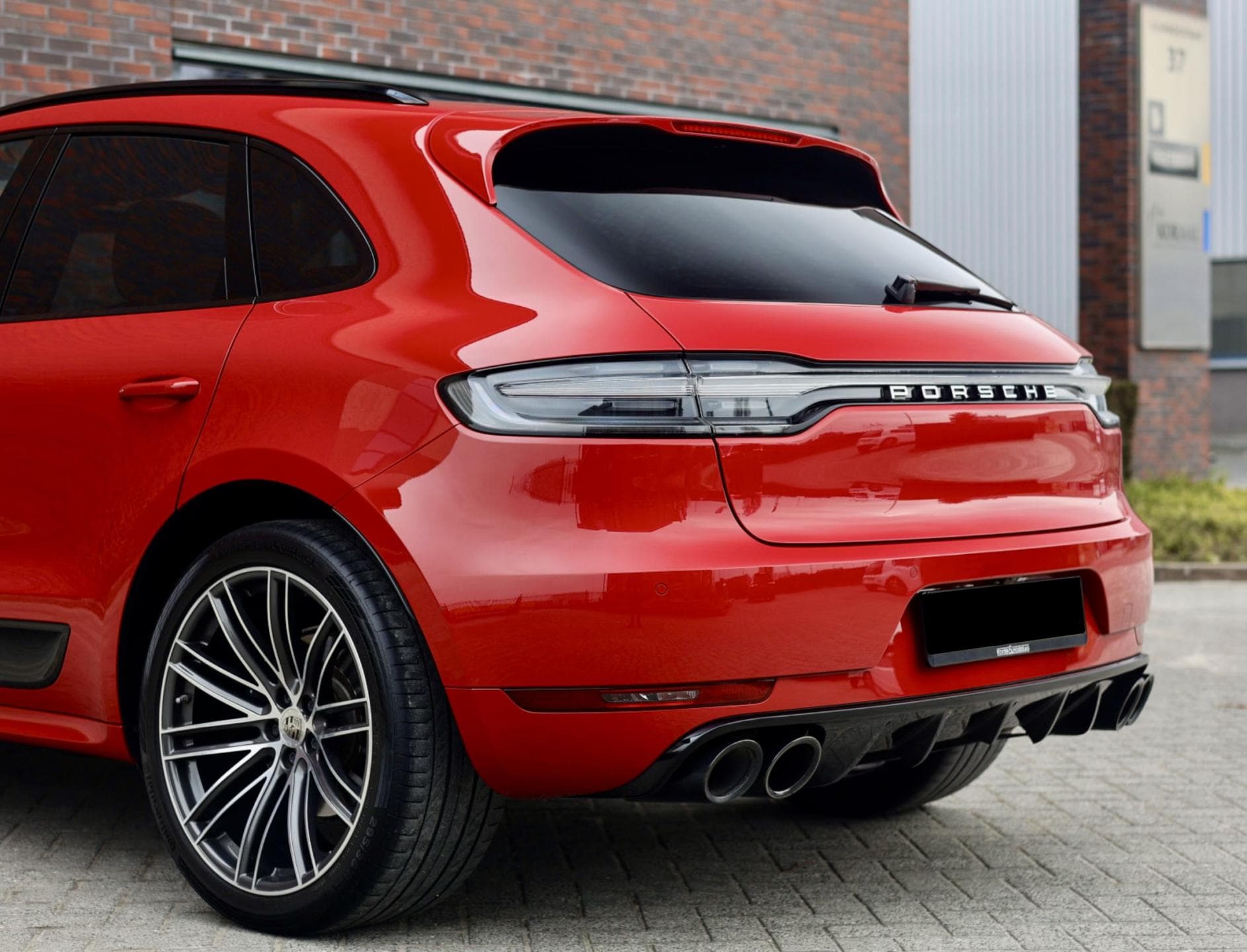Porsche MACAN - 10