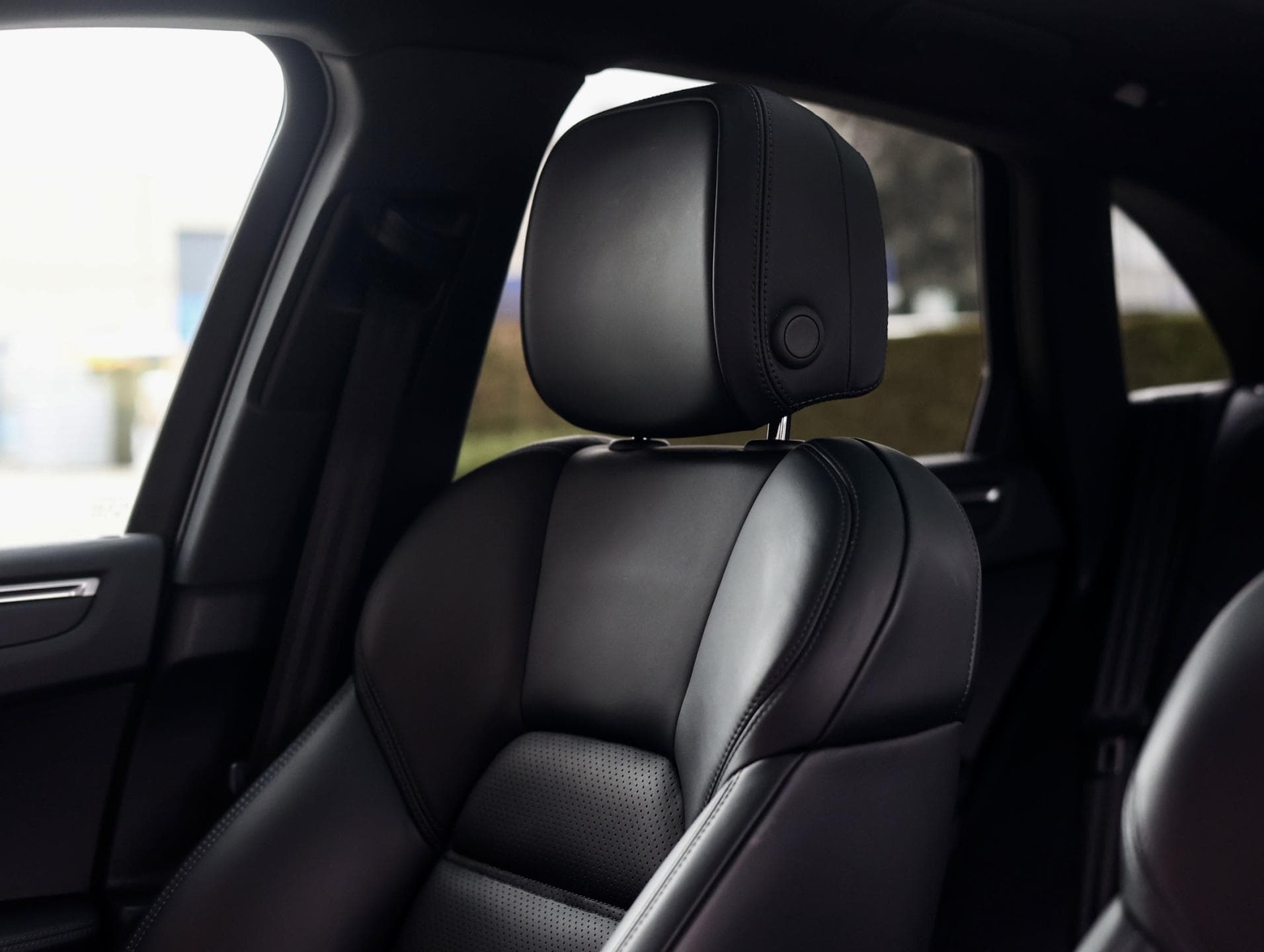 Porsche MACAN - 4