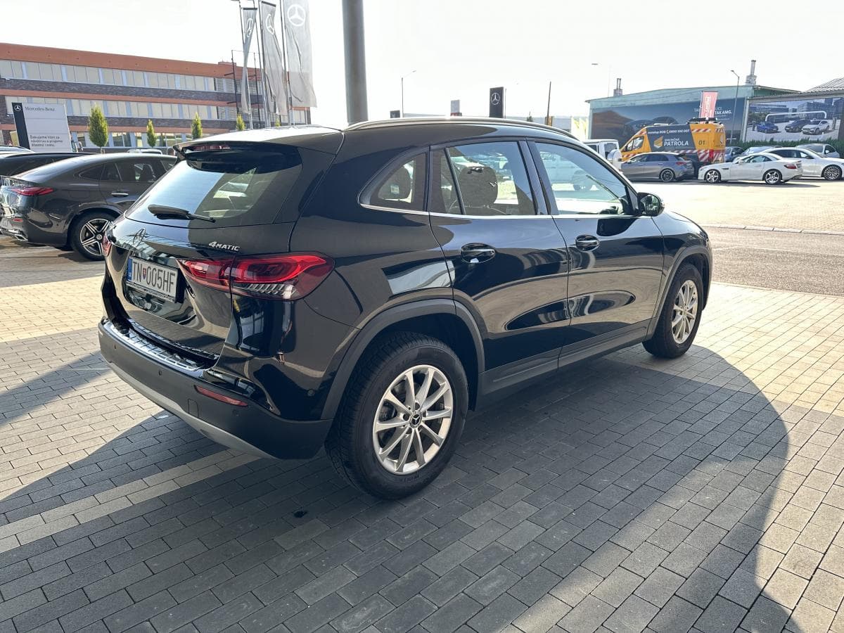 Mercedes-Benz Gla - 4