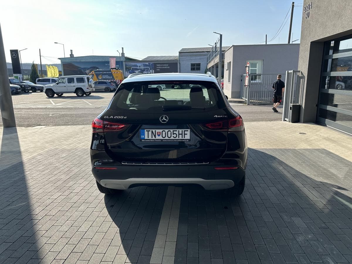 Mercedes-Benz Gla - 8