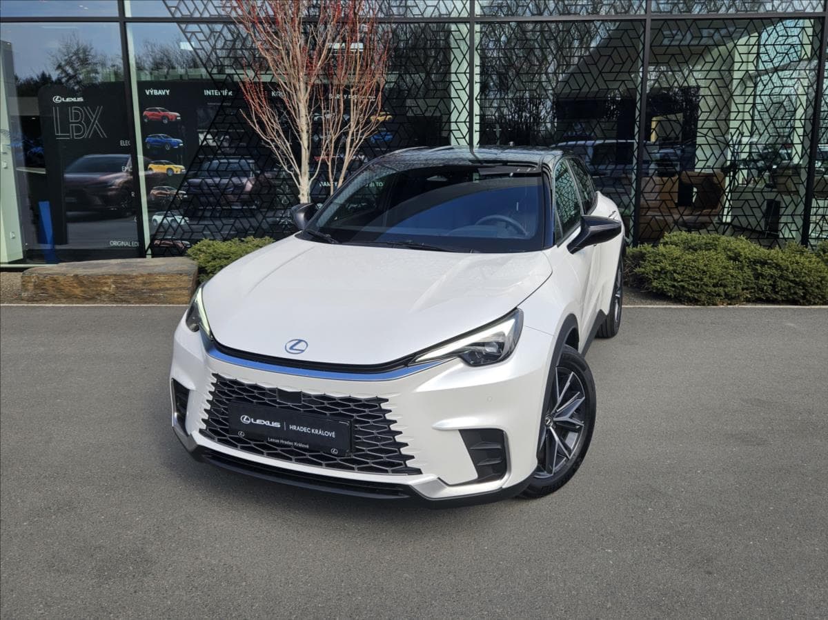 2025 Lexus LBX - 2