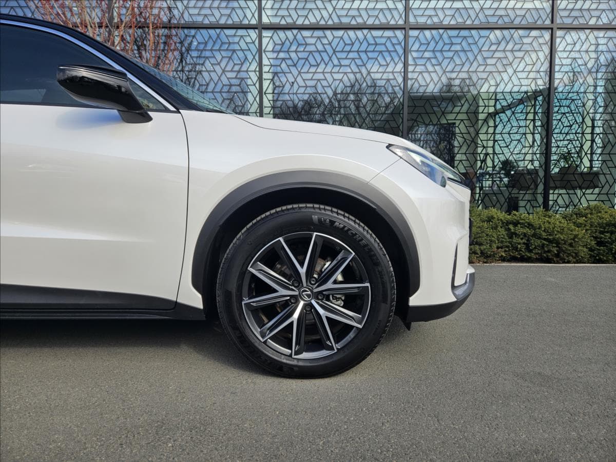 2025 Lexus LBX - 5