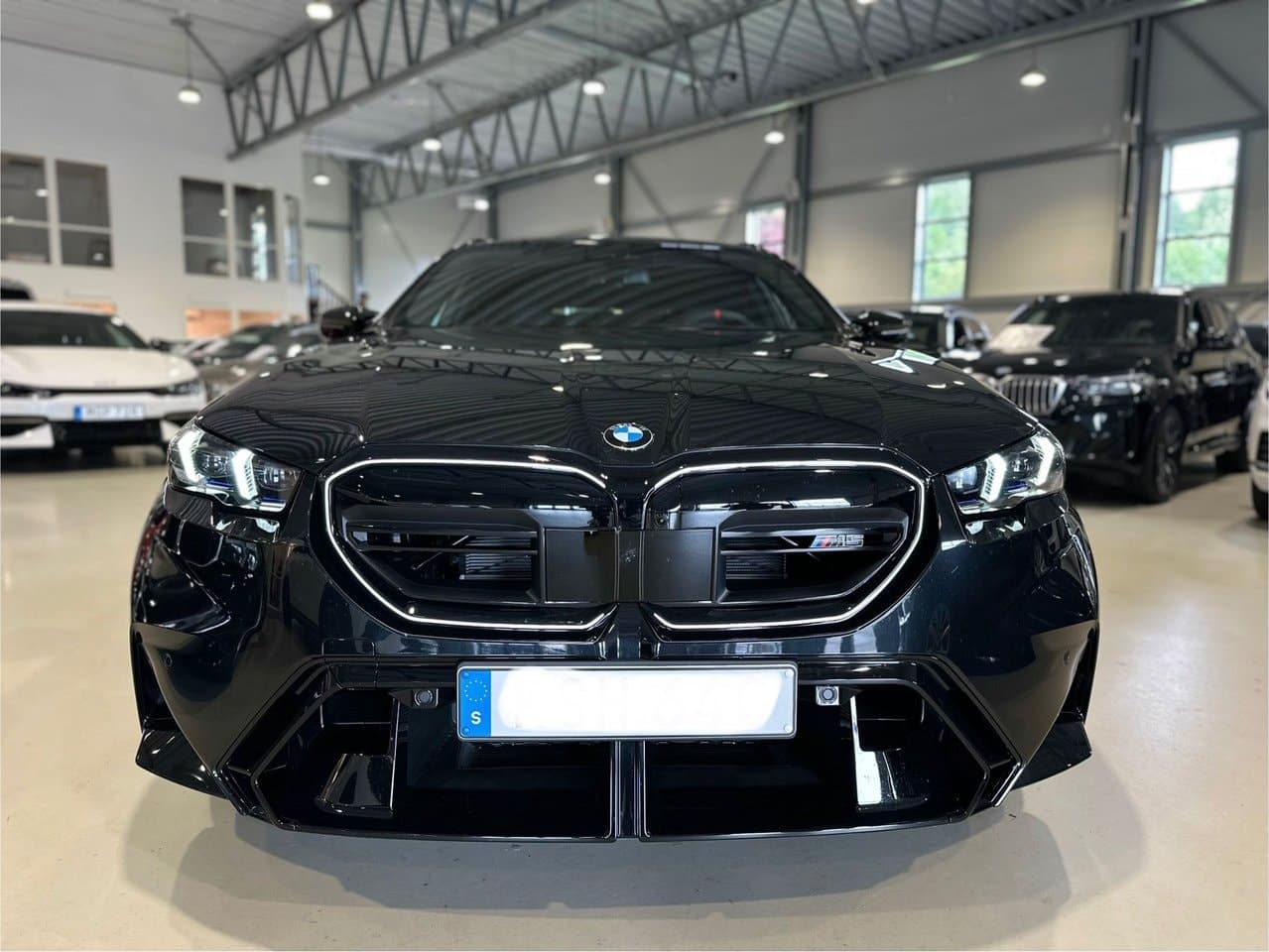 2025 BMW M5 - 2