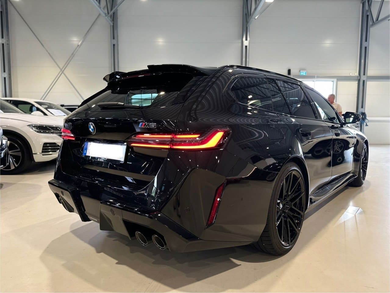 2025 BMW M5 - 4