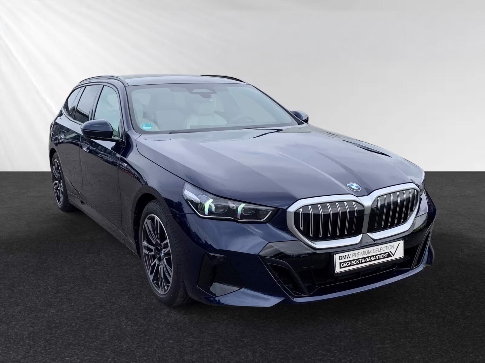 BMW Řada 5 520d xDrive M-Sport Pano B&W